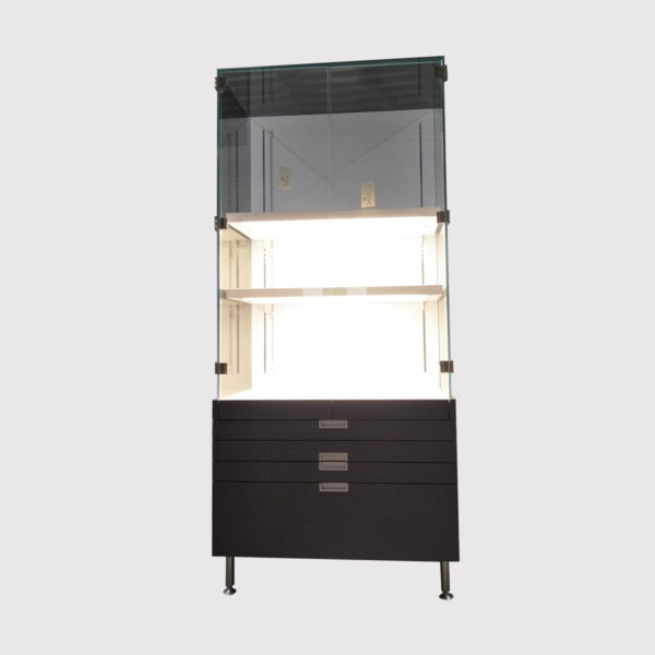 Lockable Jewelry Display Case with Shelf Light